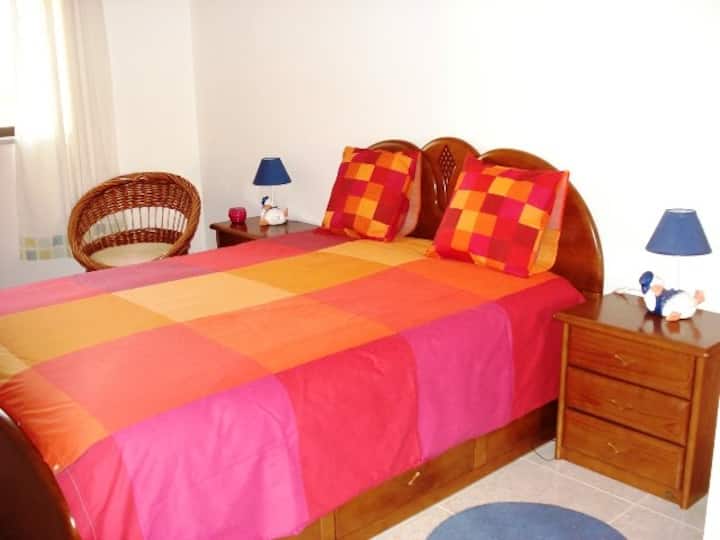 Dvojlôžková spálňa so šatníkom