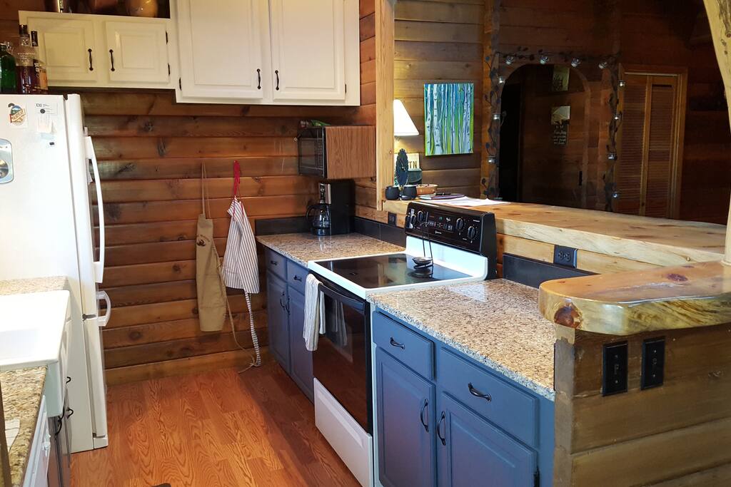 Kitchen breakfast bar side granite countertops