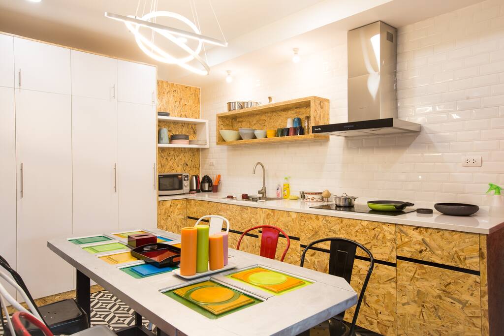 The Nguyen’s House endeavours to make guests feel at home the moment they enter the house, with the ability to store belongings and food, use of a common kitchen and living space. Mingling with Nguyen’s House mates or hang out on your own, work, rest or play.