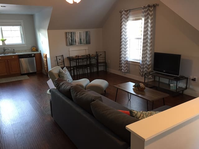 Private 1 BR Apartment in Bucolic Bucks County