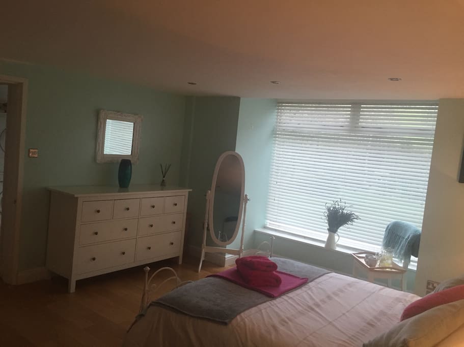 Spacious king size room