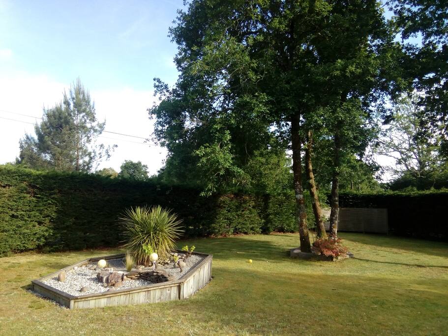 PARC ENTIÈREMENT CLÔTURÉ