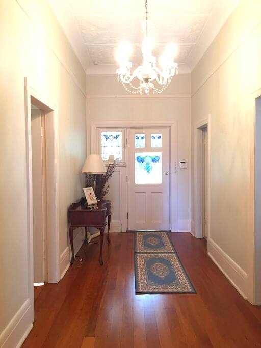 Spacious entrance/hallway