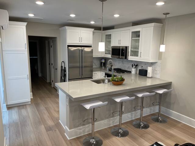 Beautiful Bayside Cove Townhome in Mission Bay, CA gallery image 4