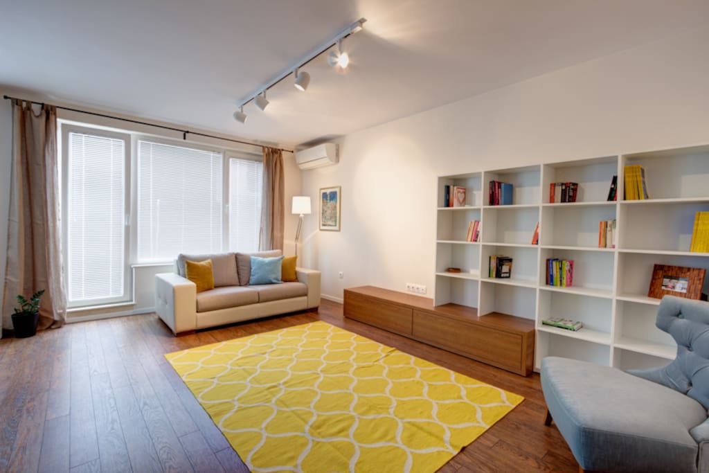Bright and spacious living room
