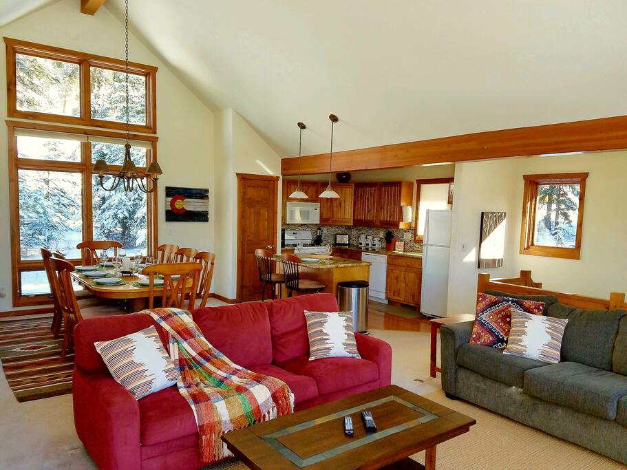 Great Room - Deck, Fully Equipped Kitchen, Slope Views, Cable TV, (3rd Floor)