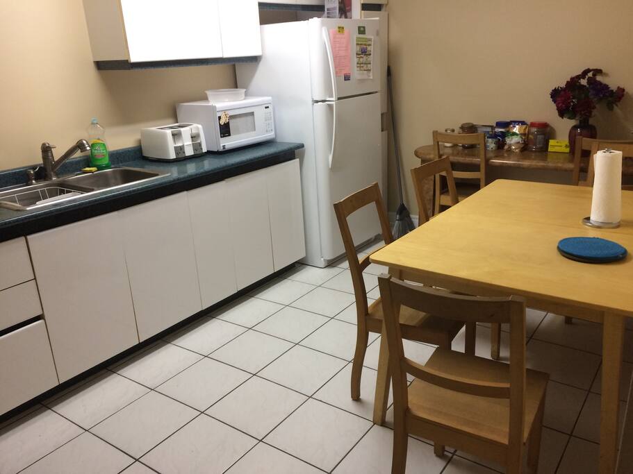 Kitchen/Dining area