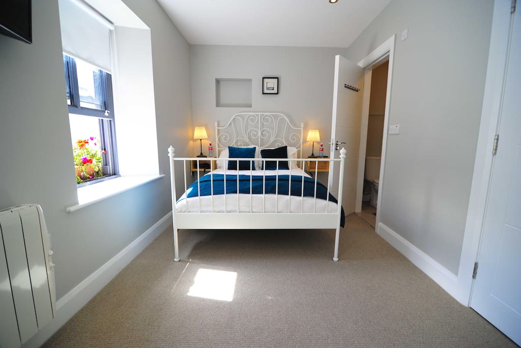 Merrion Townhouse Deluxe Double Room