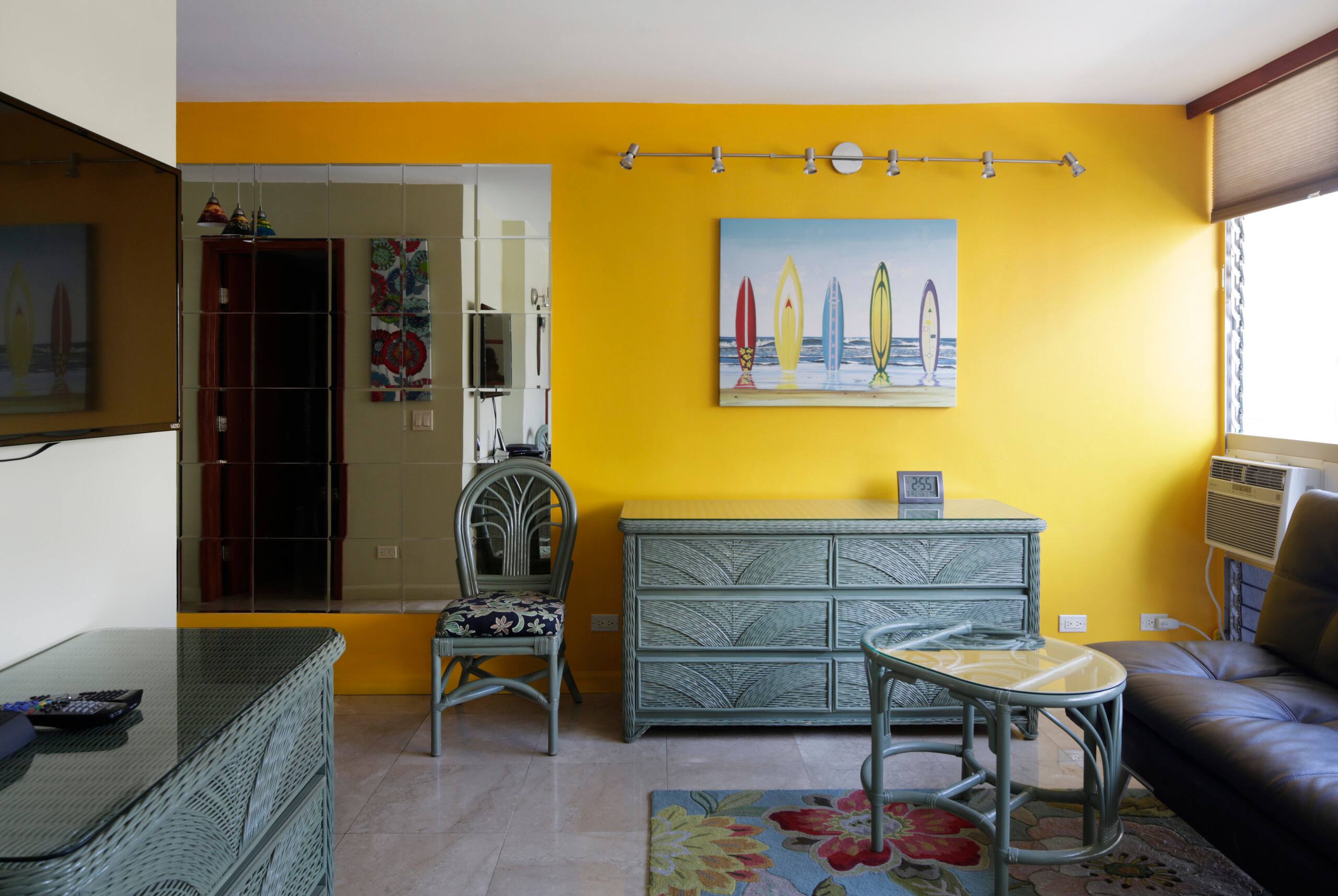 Condo in Honolulu · ★4.88 · 1 bedroom · 3 beds · 1 bath - Image 4