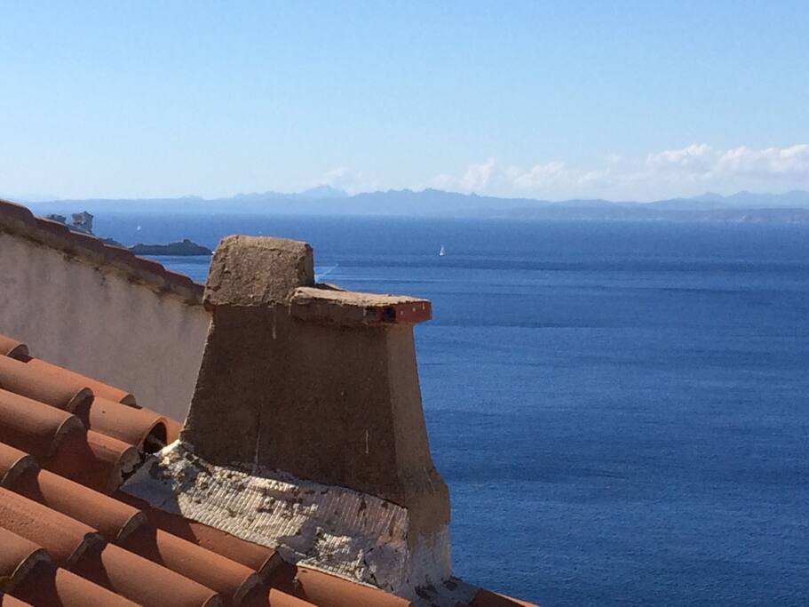 APERCU DE LA POINTE SAINT ANTOINE ,EN FACE LA SARDAIGNE