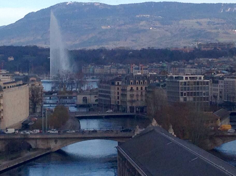 Vue du jet d'eau depuis la terrasse.