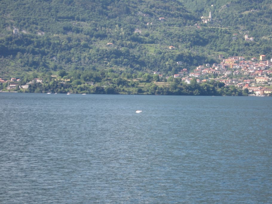 lake view - island Comacina