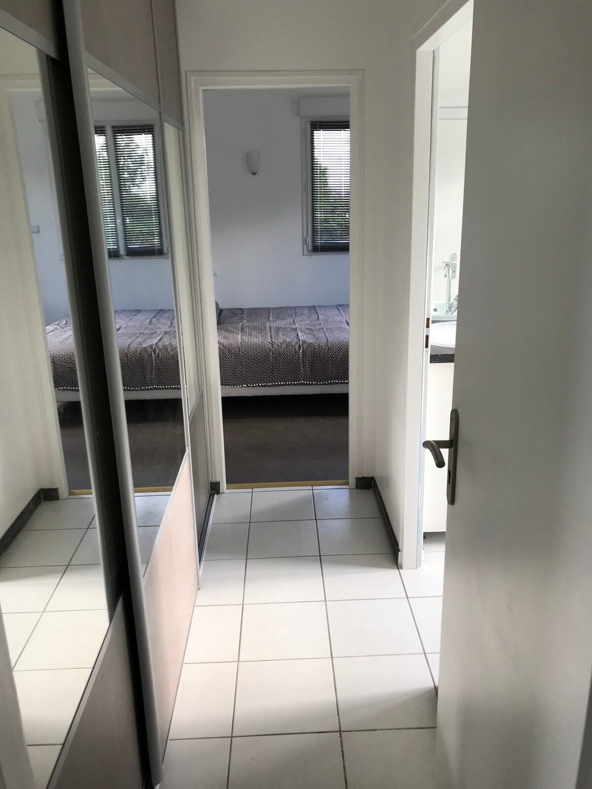 ห้องนอน 1 ทางเดิน