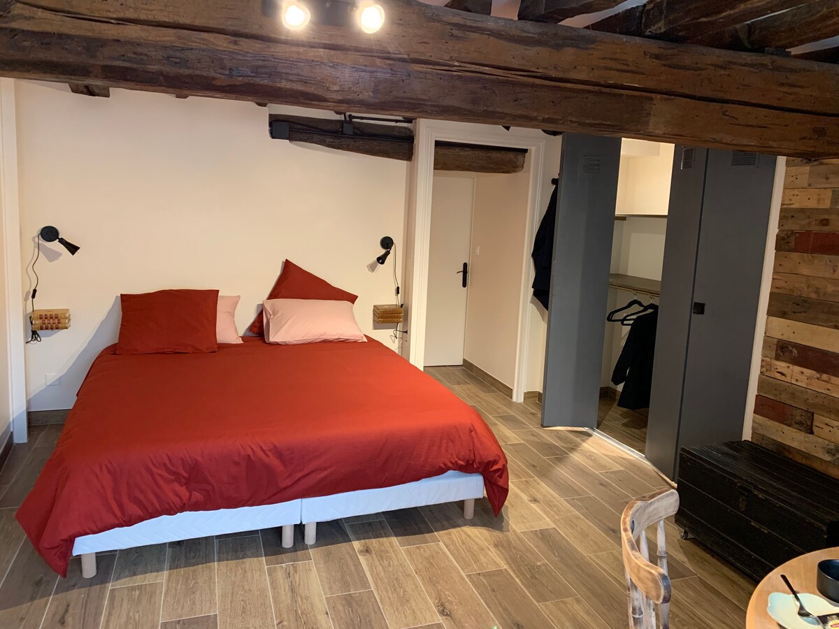 מיטת קינג סייז מוארת