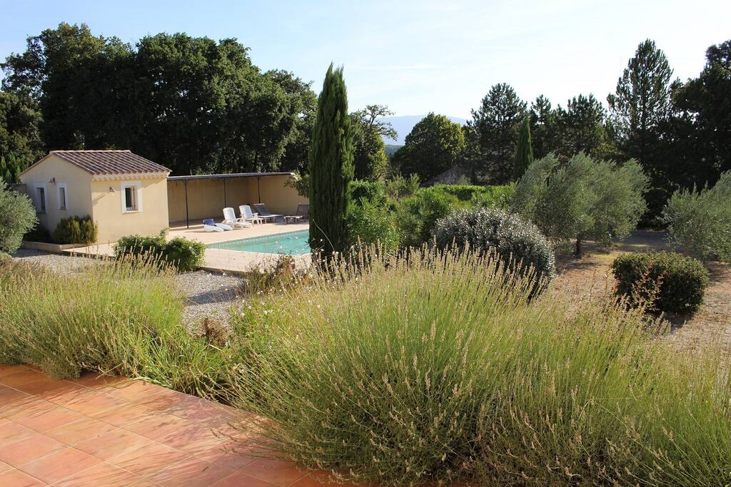 Pool house avec douche Wc