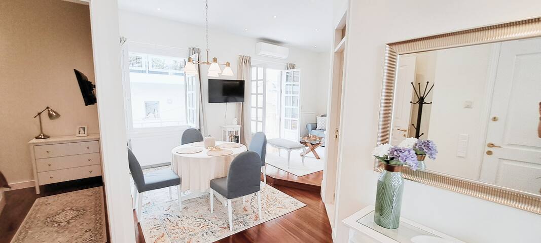 Luxe Acropolis View/110 sqm/Apt/2 BR/WiFi/AC gallery image 3