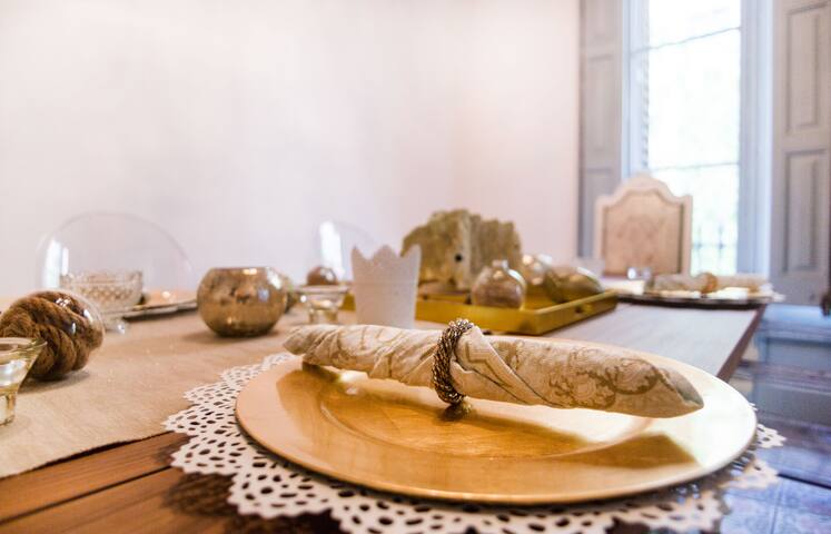 Historic+Location+Luxury AC, Wifi, Lift, 4bd/2ba gallery image 5