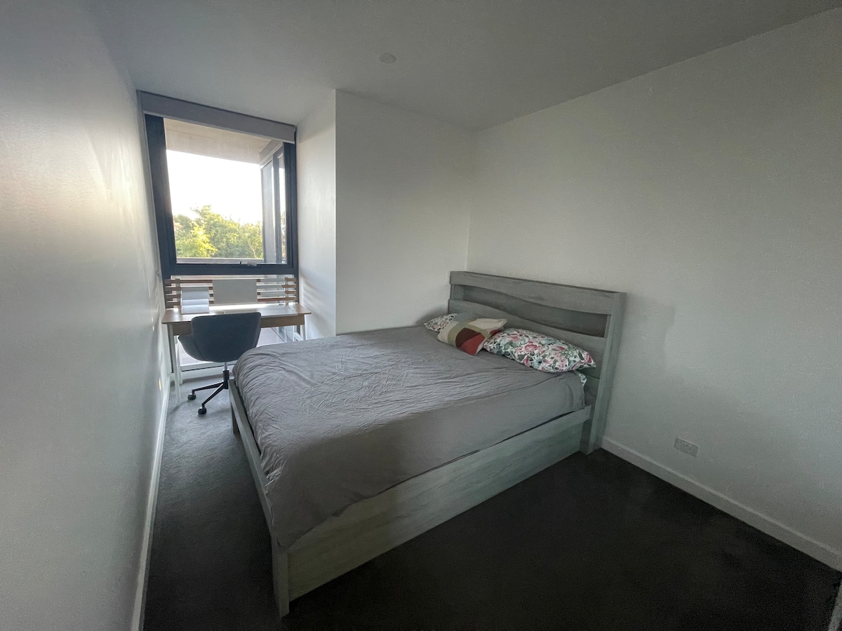 ห้องนอนที่สอง (Second Bedroom) 