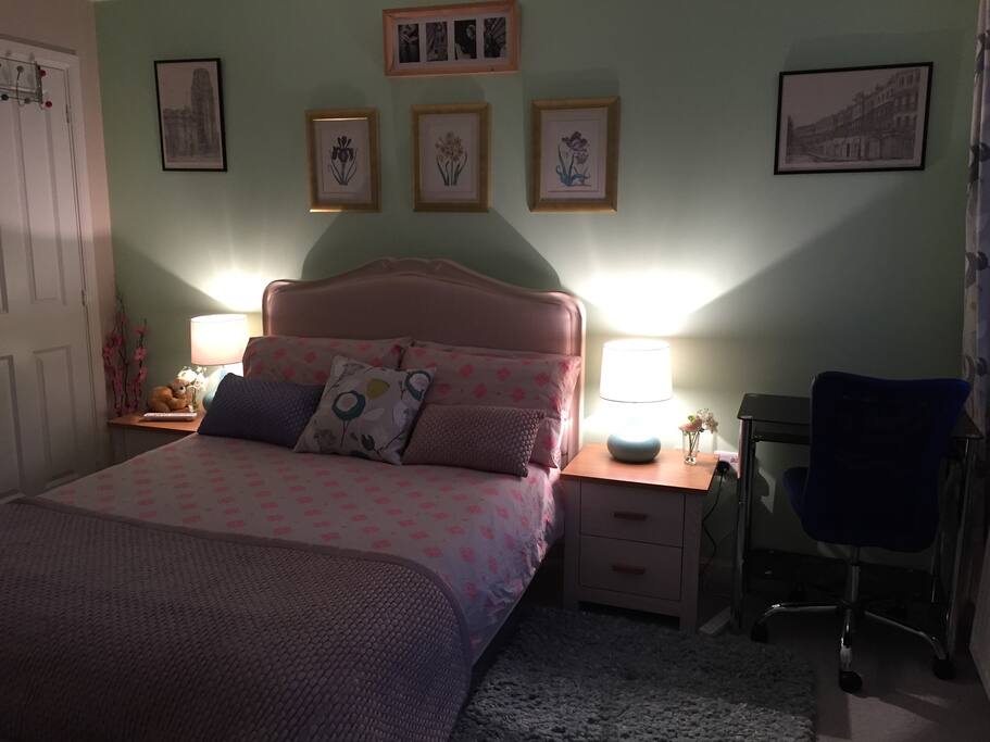 Luxurious relaxing room with touch sensitive lighting