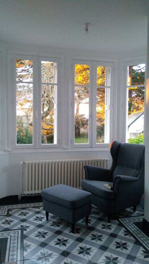 Top Airbnb: Villa 110 m², 6-8 people, large garden, sea view in Perros Guirec