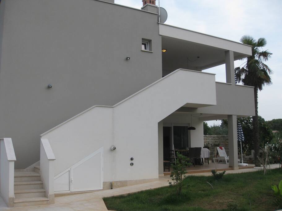 Side view (upper apartement)