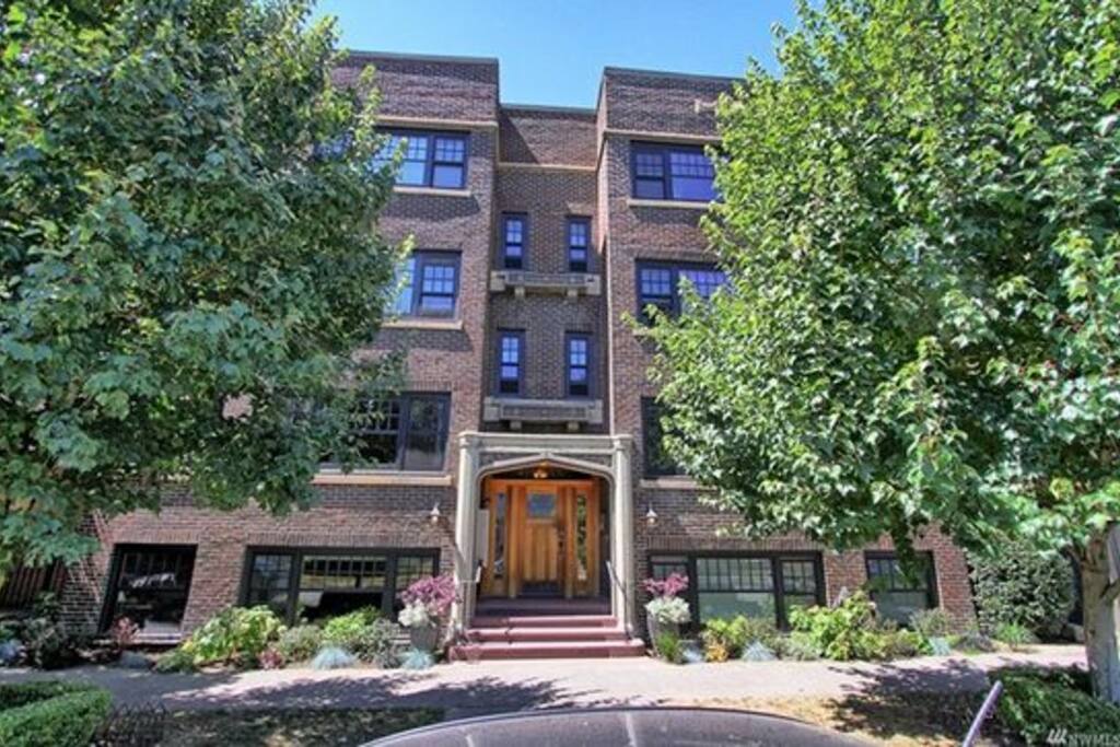 Charming Capitol Hill Condo Apartments for Rent in