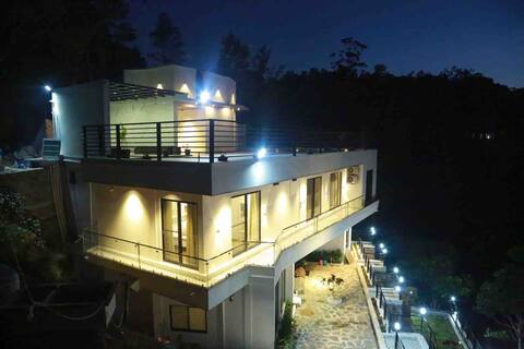 Mountain view 4bhk villa with bath tub