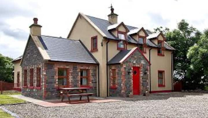 Doughmore Country House  has  4 double bedrooms