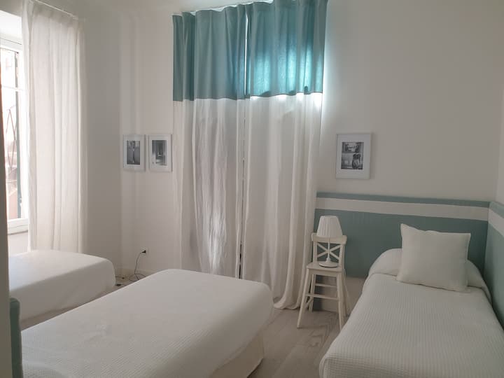 غرفة النوم 2 - 3 أسرّة فردية 