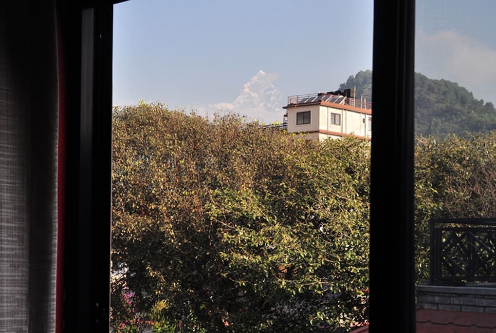 Fishtail mountain view.