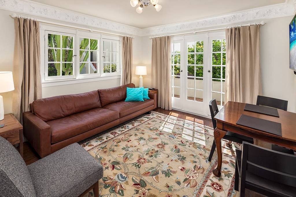 Living room - main house + TV