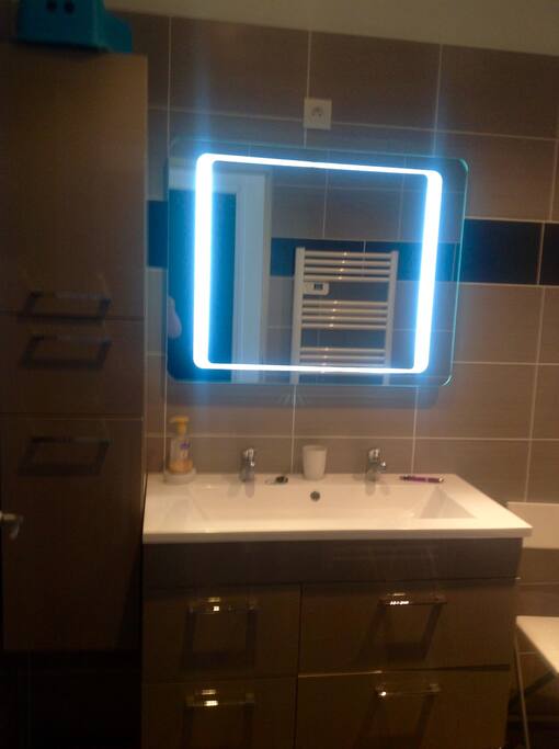 2 eme salle de bain avec douche italienne