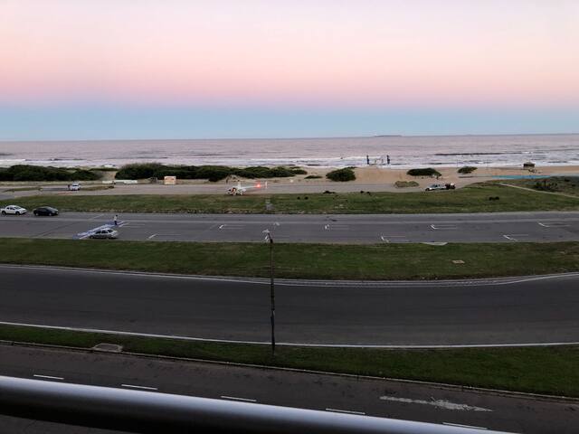 Monoambiente frente a los dedos