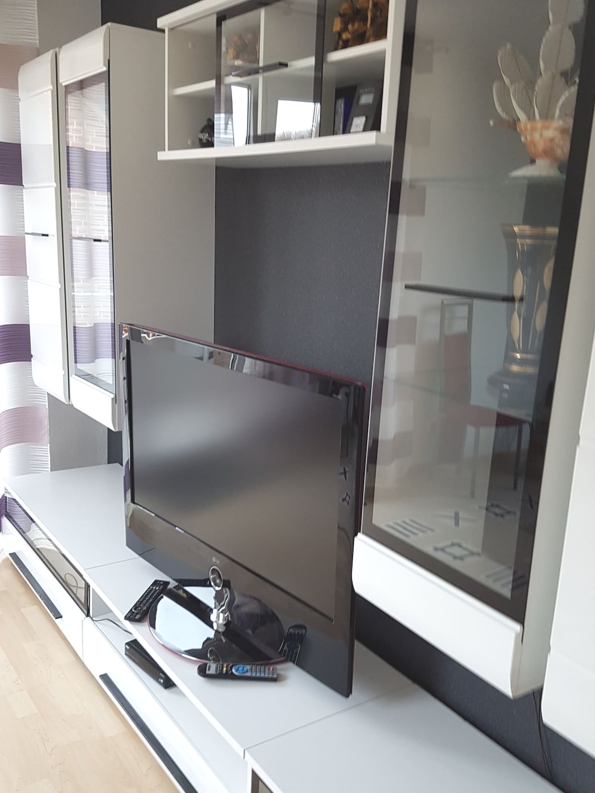 Top performing Airbnb: Studio with separate entrance near the fairgrounds & airport in Unterrath