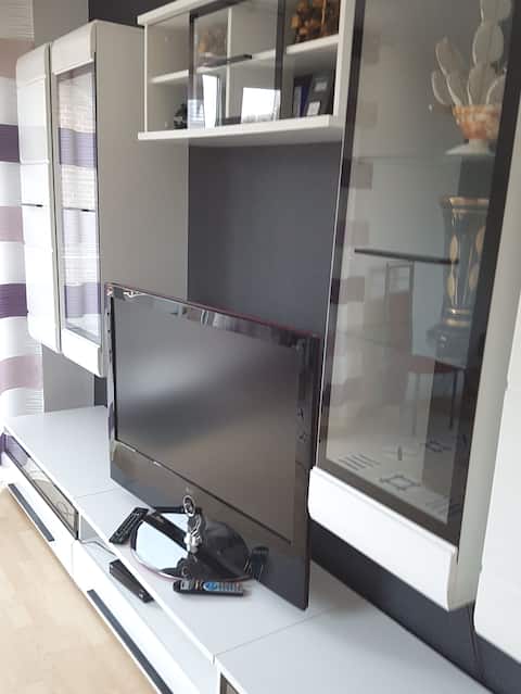 Leistungsstarkes Airbnb: Studio with separate entrance near the fairgrounds & airport in Unterrath