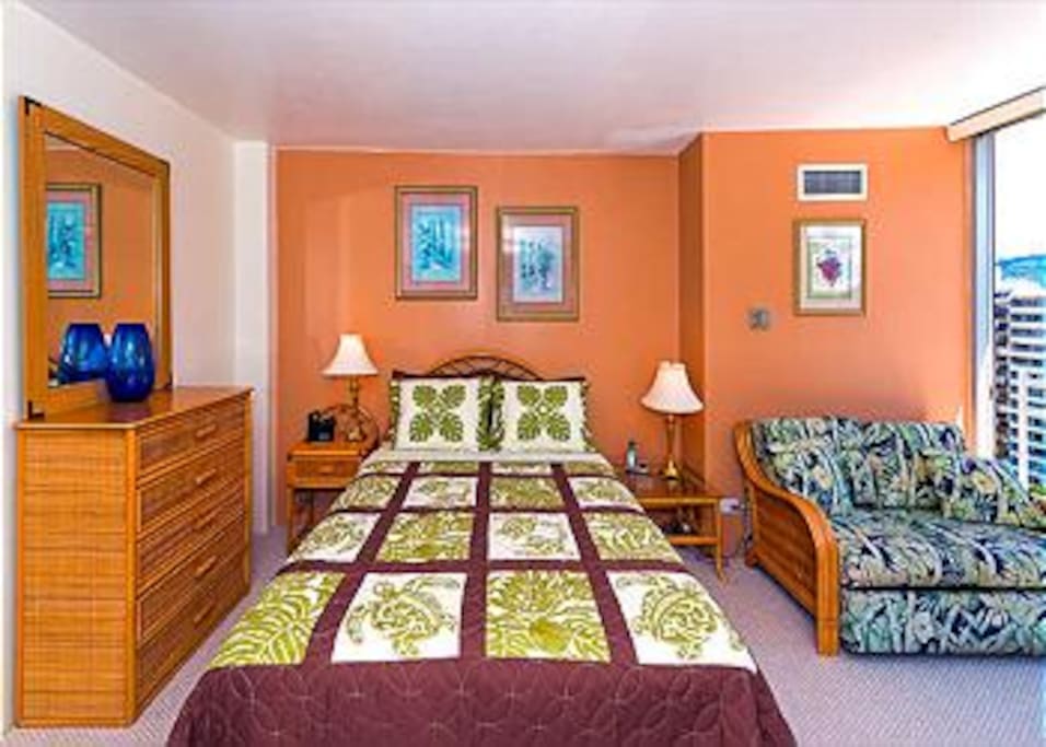 Studio with Queen size bed