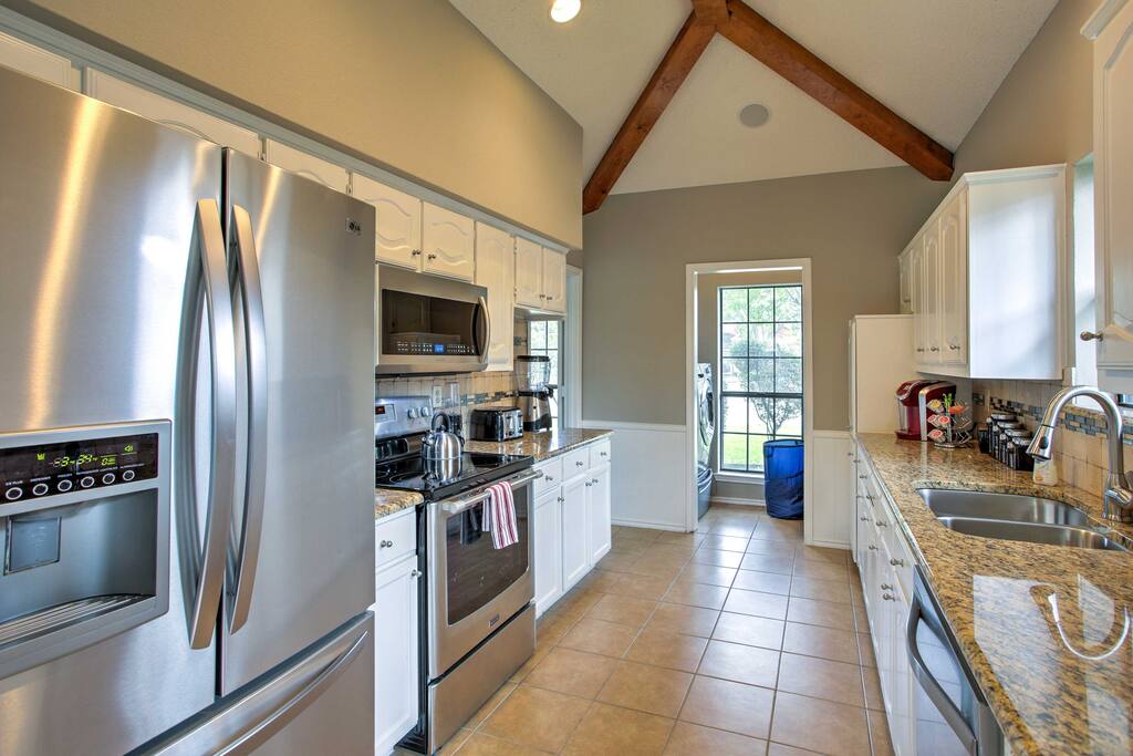 Make delicious home-cooked meals in the fully equipped kitchen.