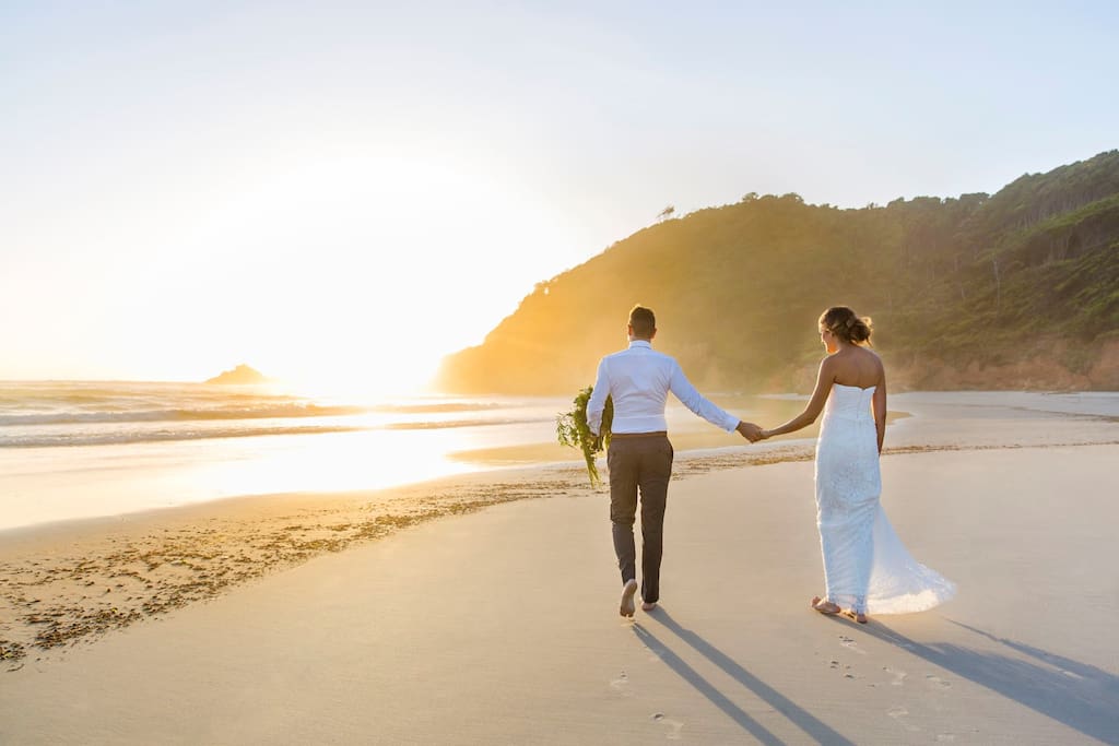 Pavilion 2 - Wedding couple on beach 2