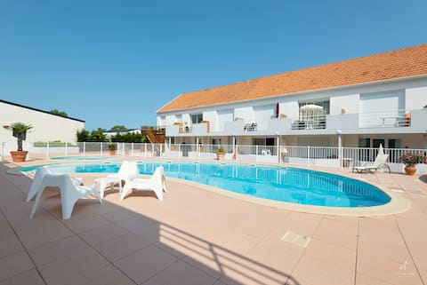 Top performing Airbnb: Private residence resid azur with pool in Saint Jean De Monts