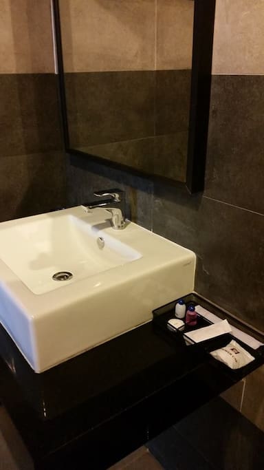 High spec bathrooms with complimentary shampoos and soaps.