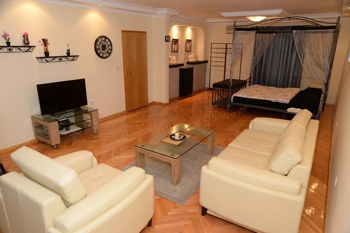 SKOPJE SQUARE APARTMENT