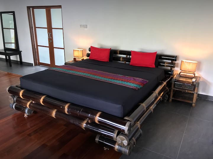 เตียงขนาดคิงไซส์ 2 x 2 ม.