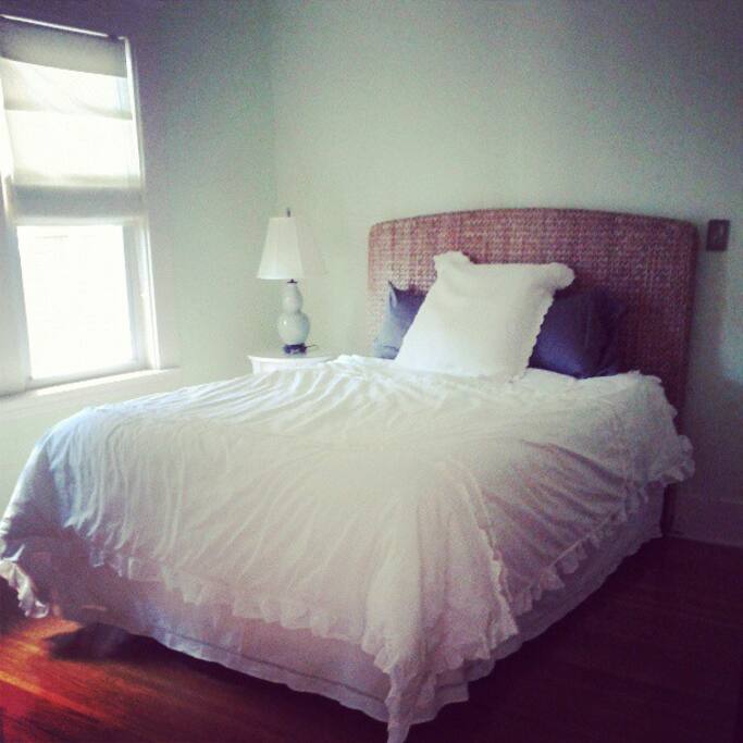 Queen bed