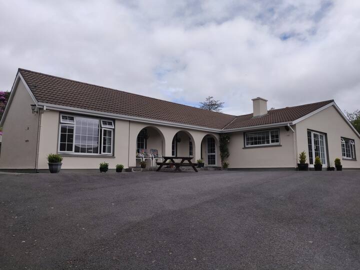 Ben Breac House R2, Kylemore, Connemara H91 YN25 Bed and breakfasts