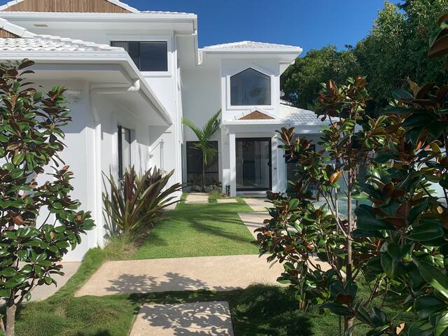 Waterfront Dream Vacation House gallery image 3