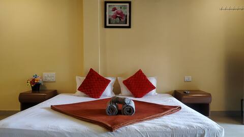 Private bedroom in Mahabaleshwar Room 2