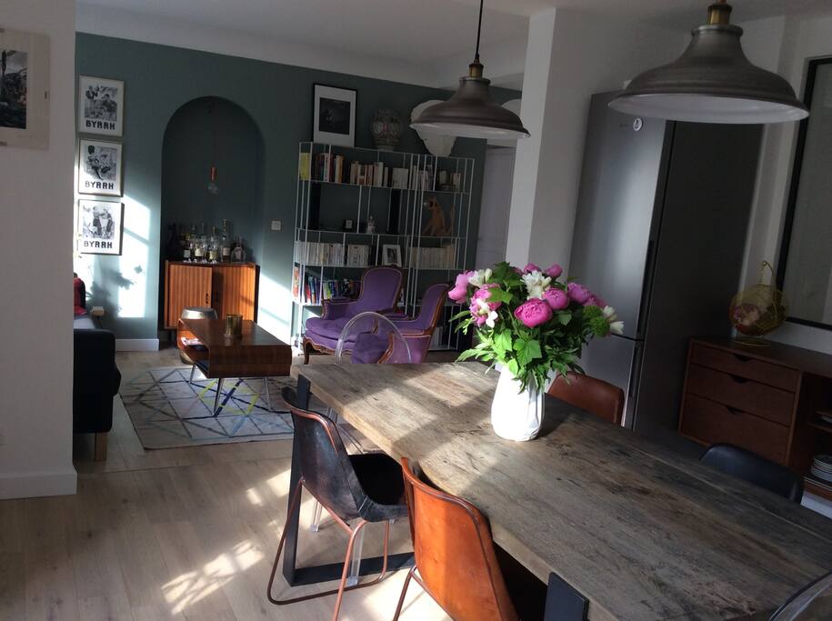 Dining table & Living room