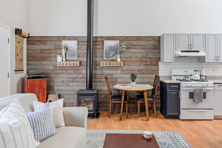 The Private Toho-Tel Suite in Ponderosa Pines