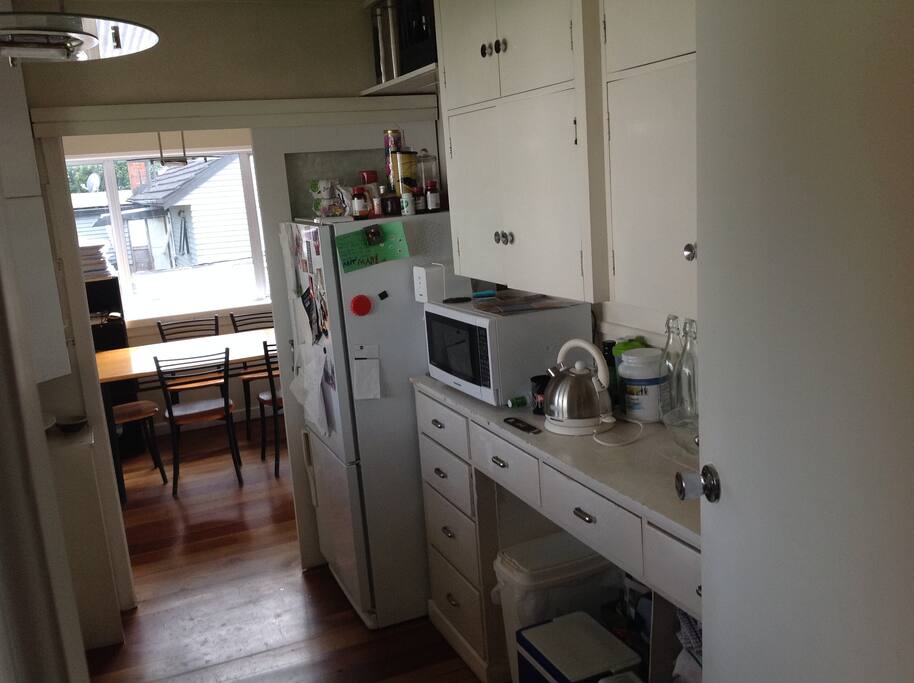 Kitchen back bench