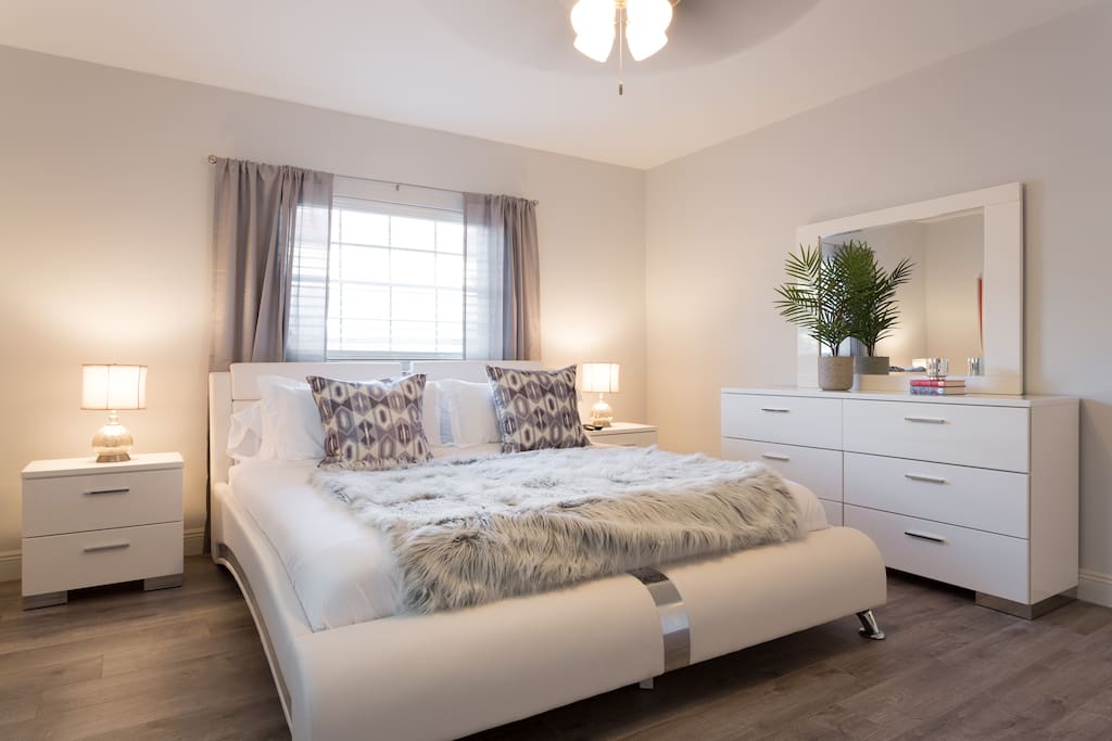 This ultra comfortable King Size bed ensures you will have an amazing nights sleep!